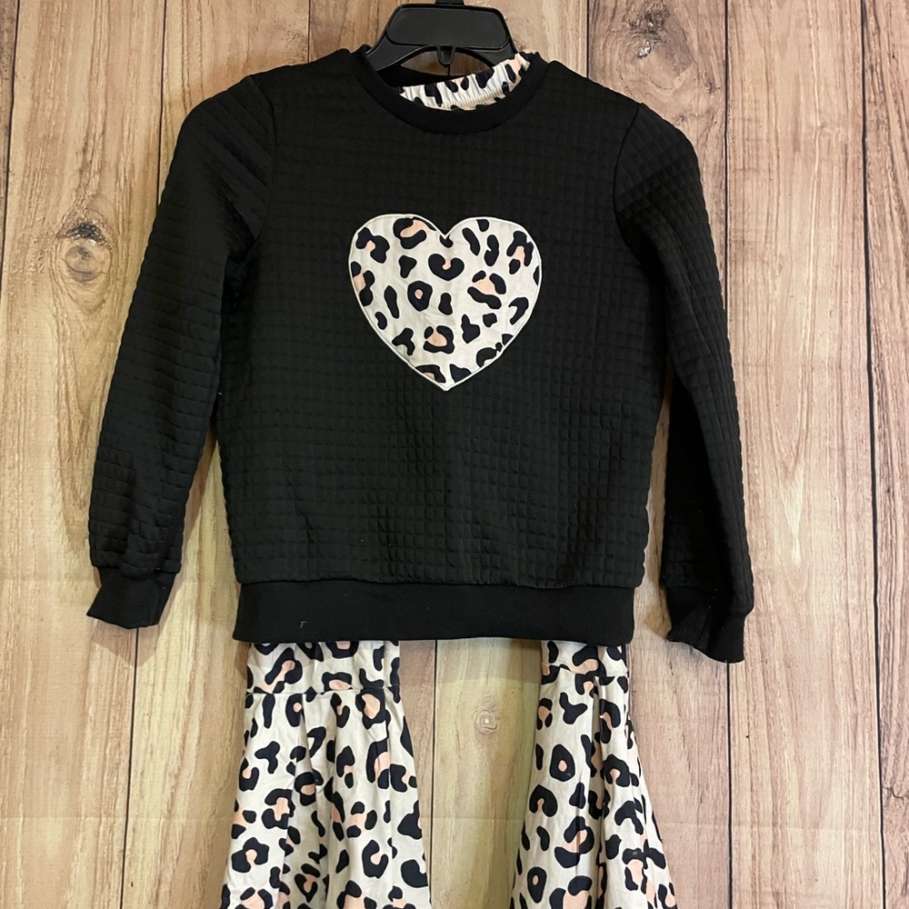 Black Heart Leopard Print Outfit